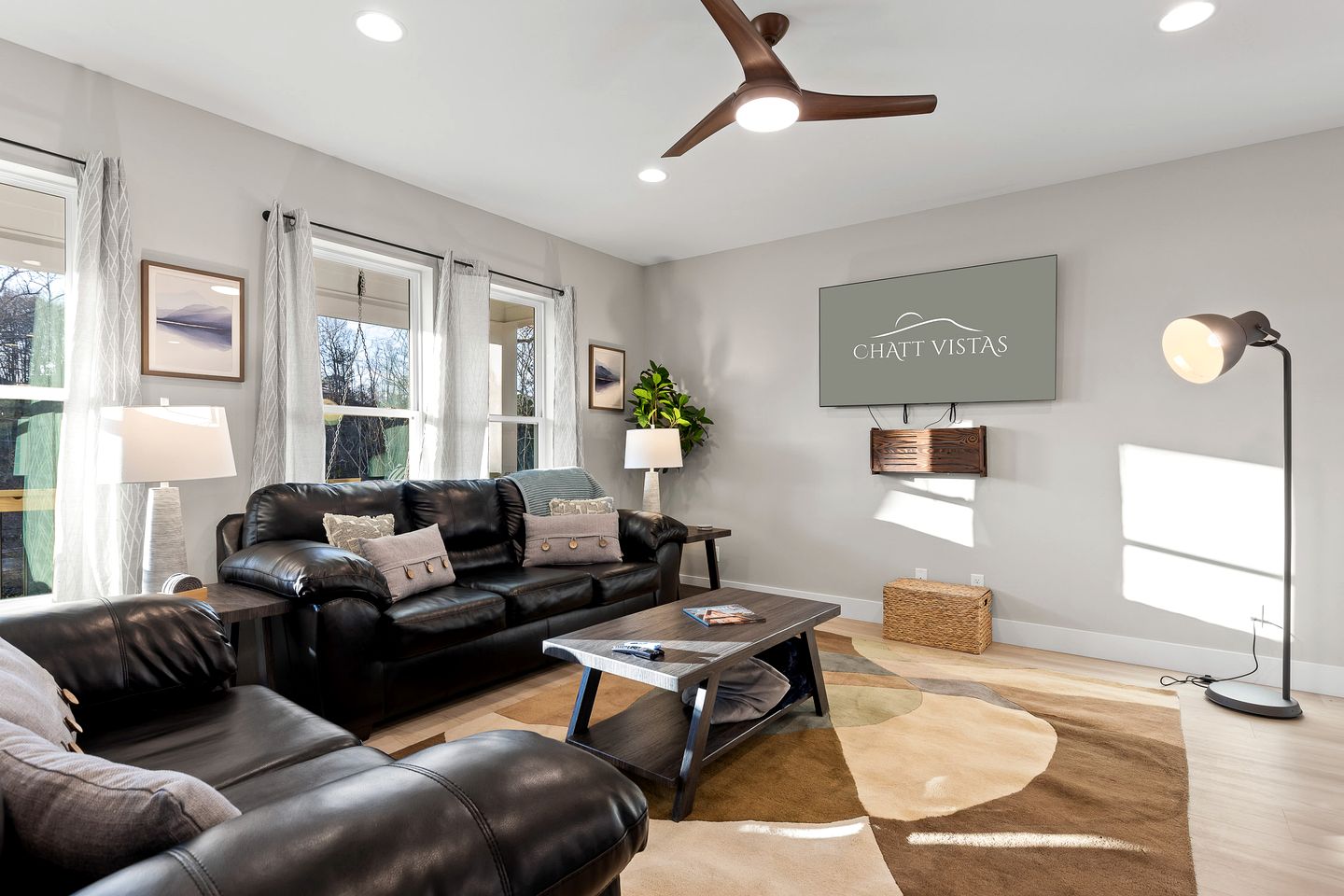 Modern Trio of Cottages Perfect for Large Family Groups in Chickamauga, Georgia
