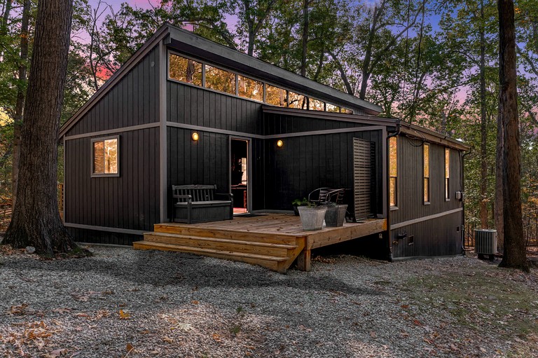 Modern Forest Cabin with Hot Tub, Screened Porch & Resort Access Near Hedgesville, WV