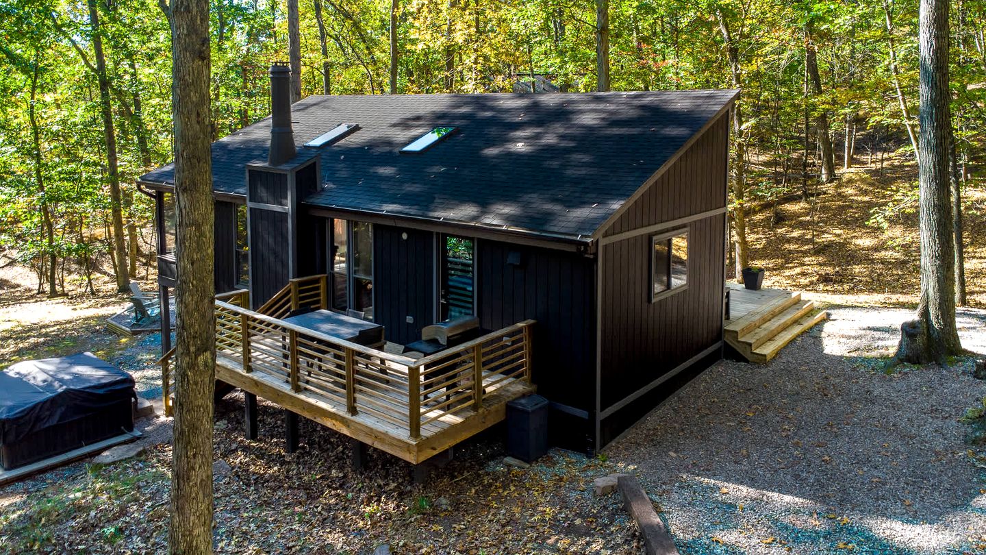 Modern Forest Cabin with Hot Tub, Screened Porch & Resort Access Near Hedgesville, WV