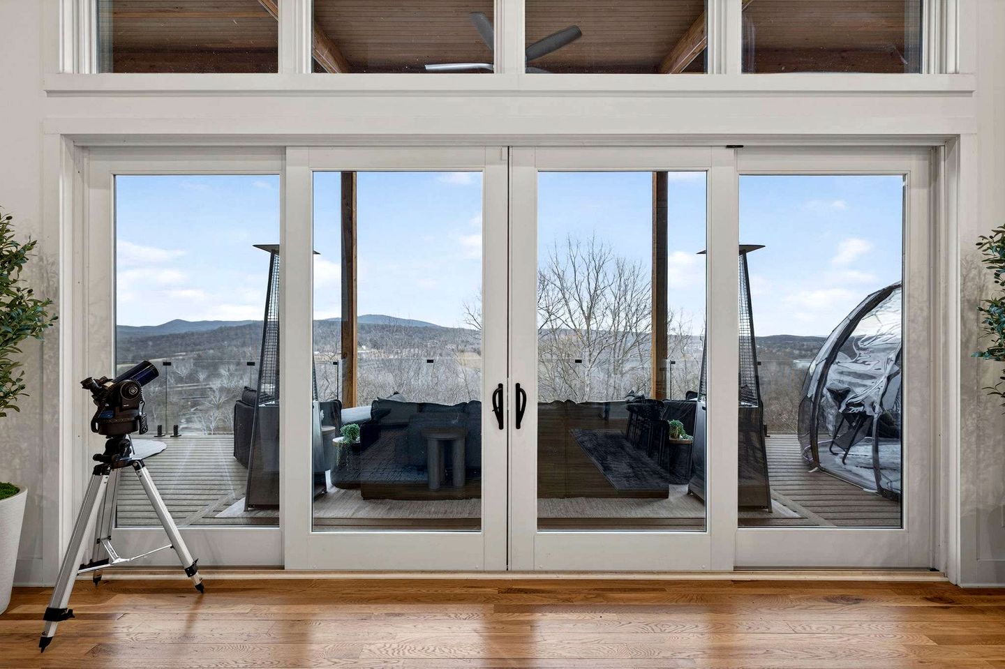 Luxurious Modern Mountain Retreat with Hot Tub & Stargazing Dome Near Berkeley Springs, Hedgesville WV