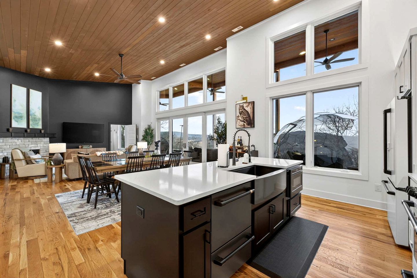 Luxurious Modern Mountain Retreat with Hot Tub & Stargazing Dome Near Berkeley Springs, Hedgesville WV