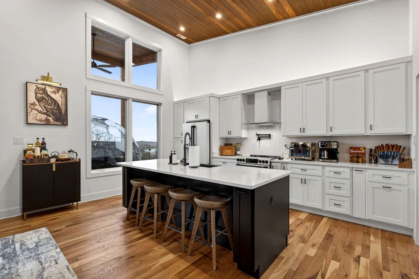 Luxurious Modern Mountain Retreat with Hot Tub & Stargazing Dome Near Berkeley Springs, Hedgesville WV