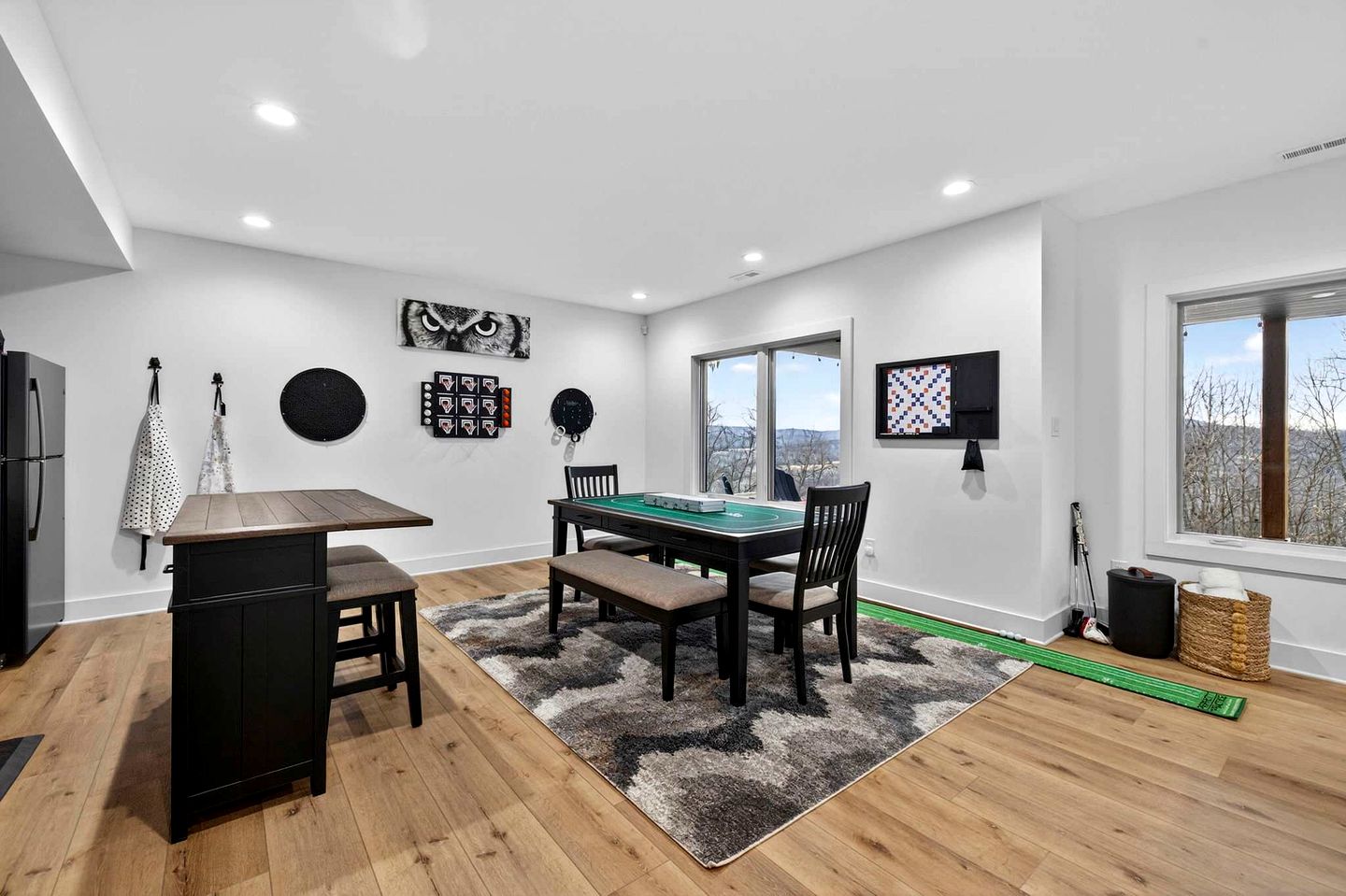 Luxurious Modern Mountain Retreat with Hot Tub & Stargazing Dome Near Berkeley Springs, Hedgesville WV