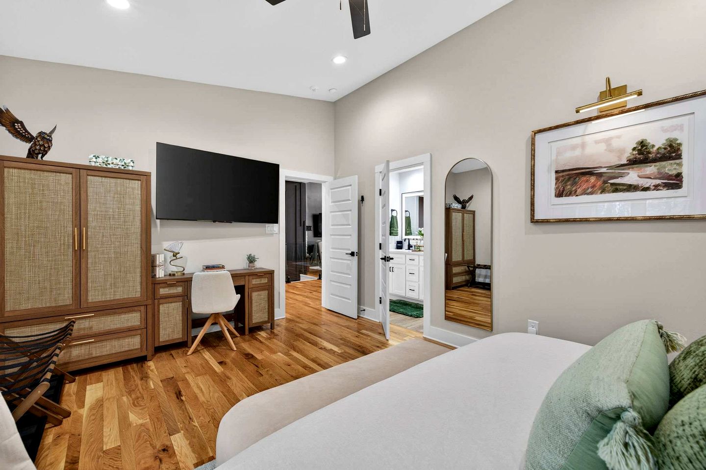 Luxurious Modern Mountain Retreat with Hot Tub & Stargazing Dome Near Berkeley Springs, Hedgesville WV