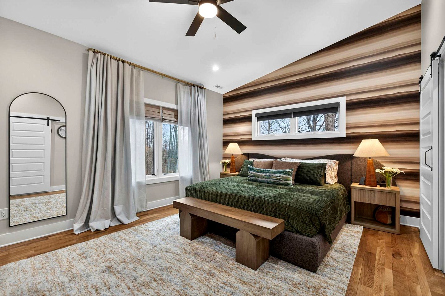 Luxurious Modern Mountain Retreat with Hot Tub & Stargazing Dome Near Berkeley Springs, Hedgesville WV