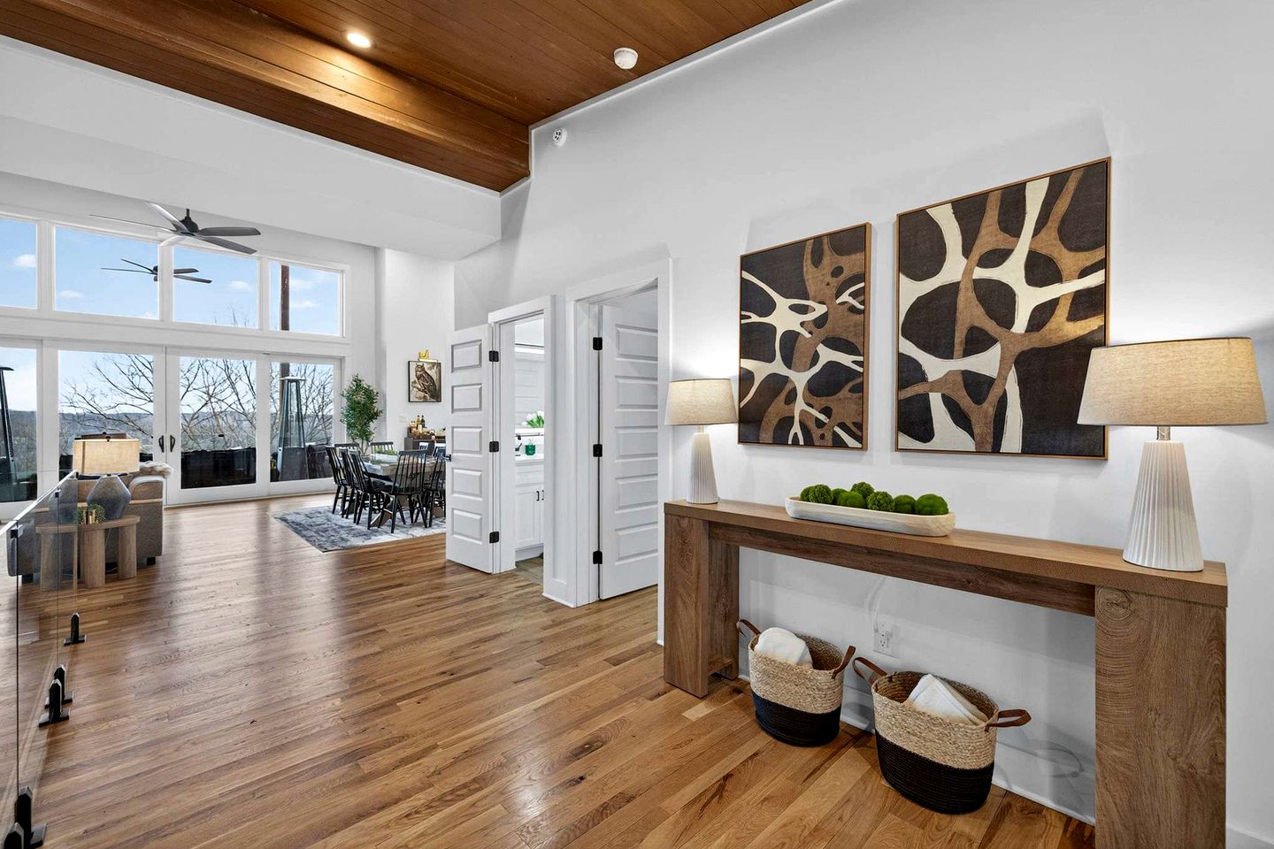 Luxurious Modern Mountain Retreat with Hot Tub & Stargazing Dome Near Berkeley Springs, Hedgesville WV