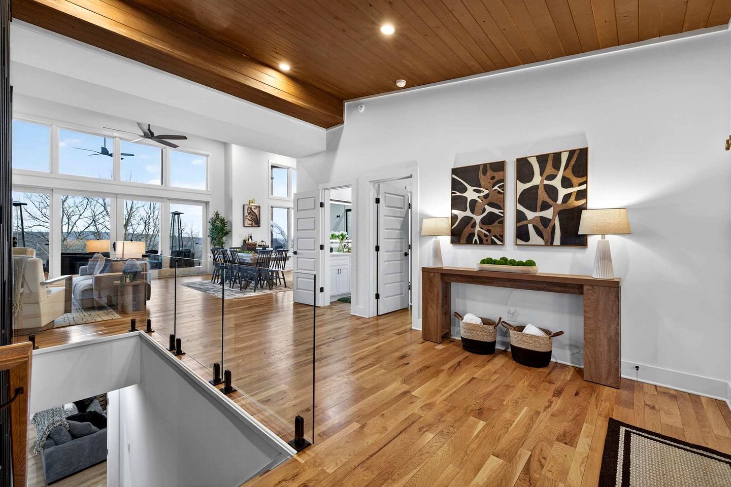 Luxurious Modern Mountain Retreat with Hot Tub & Stargazing Dome Near Berkeley Springs, Hedgesville WV