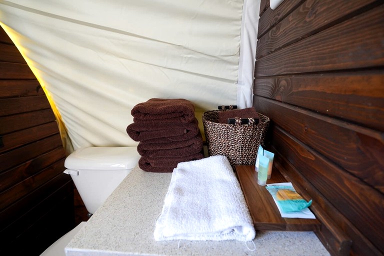 Caravans (United States of America, Chilton, Texas)