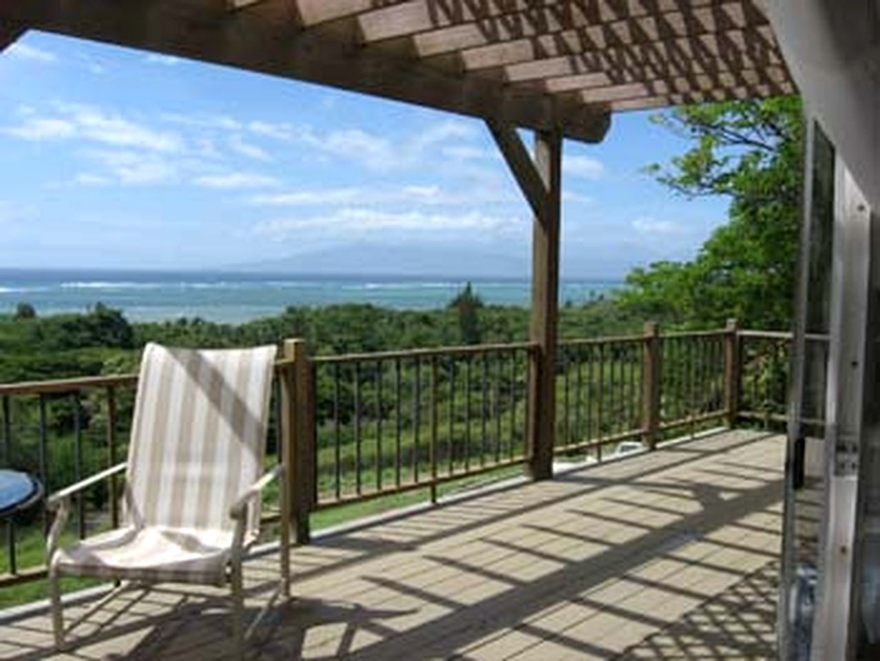 Elegant Cottage with Unbelievable Ocean Views in Molokai, Hawaii