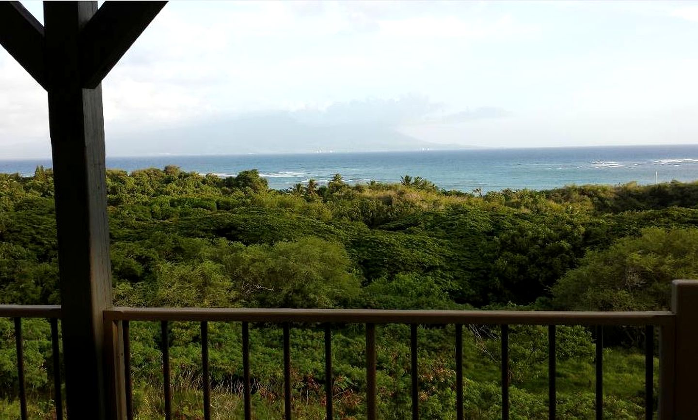 Elegant Cottage with Unbelievable Ocean Views in Molokai, Hawaii