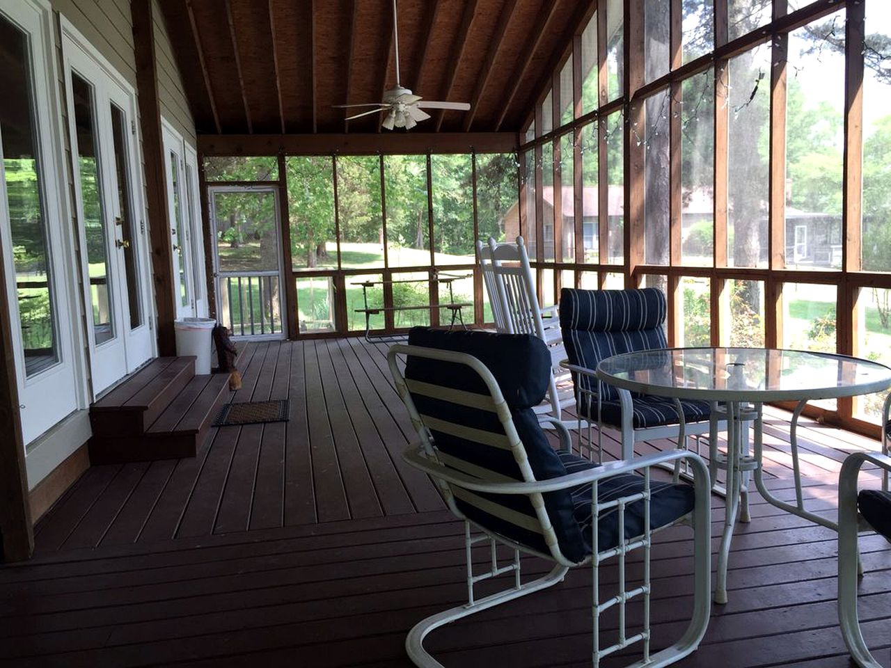 Mom's Cabin, Cabins, Charlotte, United States of America Glamping Hub