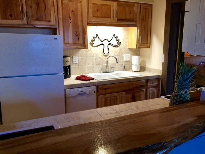 Lisa Mays Rentals Mom's Place, Cottages, Cashiers, United States of America Glamping Hub