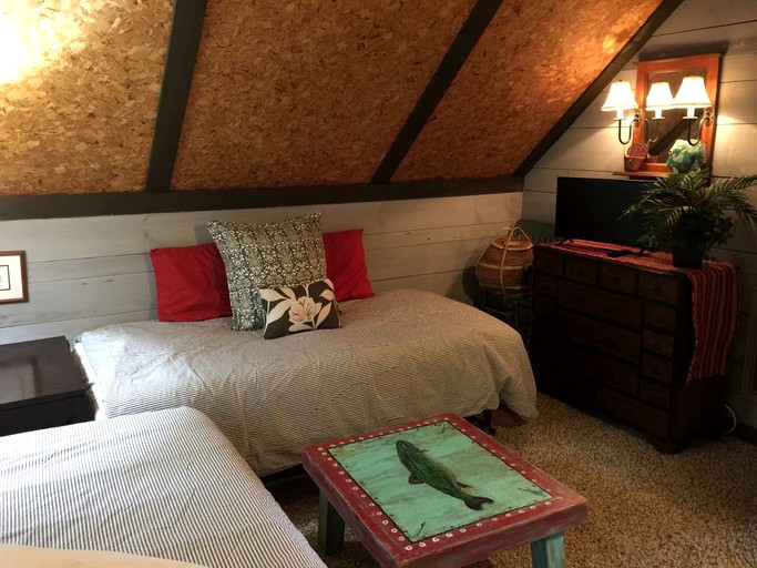Lisa Mays Rentals Mom's Place, Cottages, Cashiers, United States of America Glamping Hub