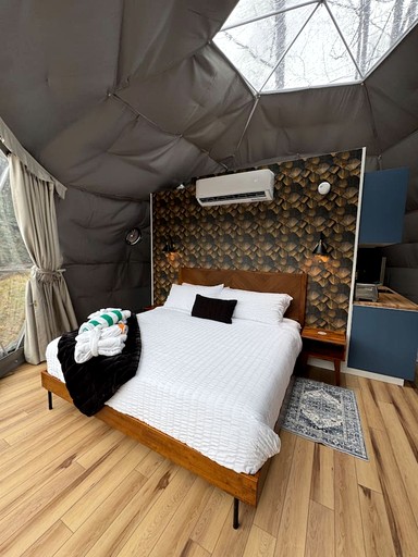 Domes (United States of America, Balsam Grove, North Carolina)