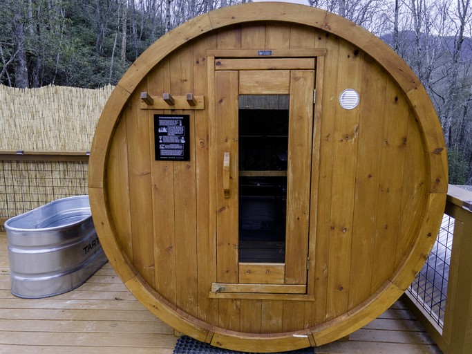 Domes (United States of America, Balsam Grove, North Carolina)