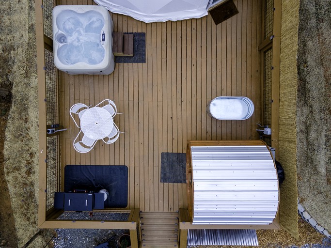 Domes (United States of America, Balsam Grove, North Carolina)