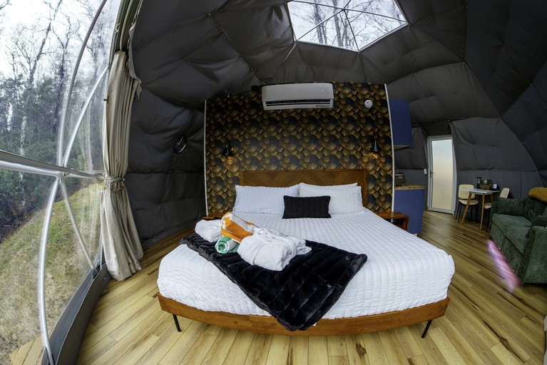 Domes (United States of America, Balsam Grove, North Carolina)