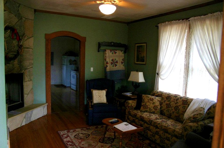 Cottages (Fredericksburg, Texas, United States)