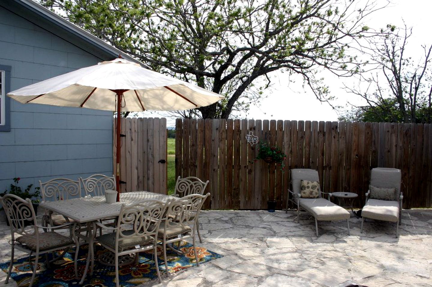 Refreshing Cottage Suite Ideal for Wine Weekend Getaway in Fredericksburg, Texas