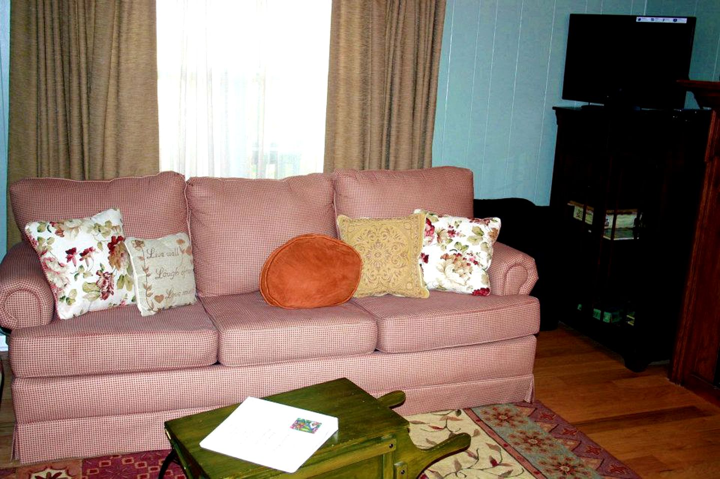 Refreshing Cottage Suite Ideal for Wine Weekend Getaway in Fredericksburg, Texas