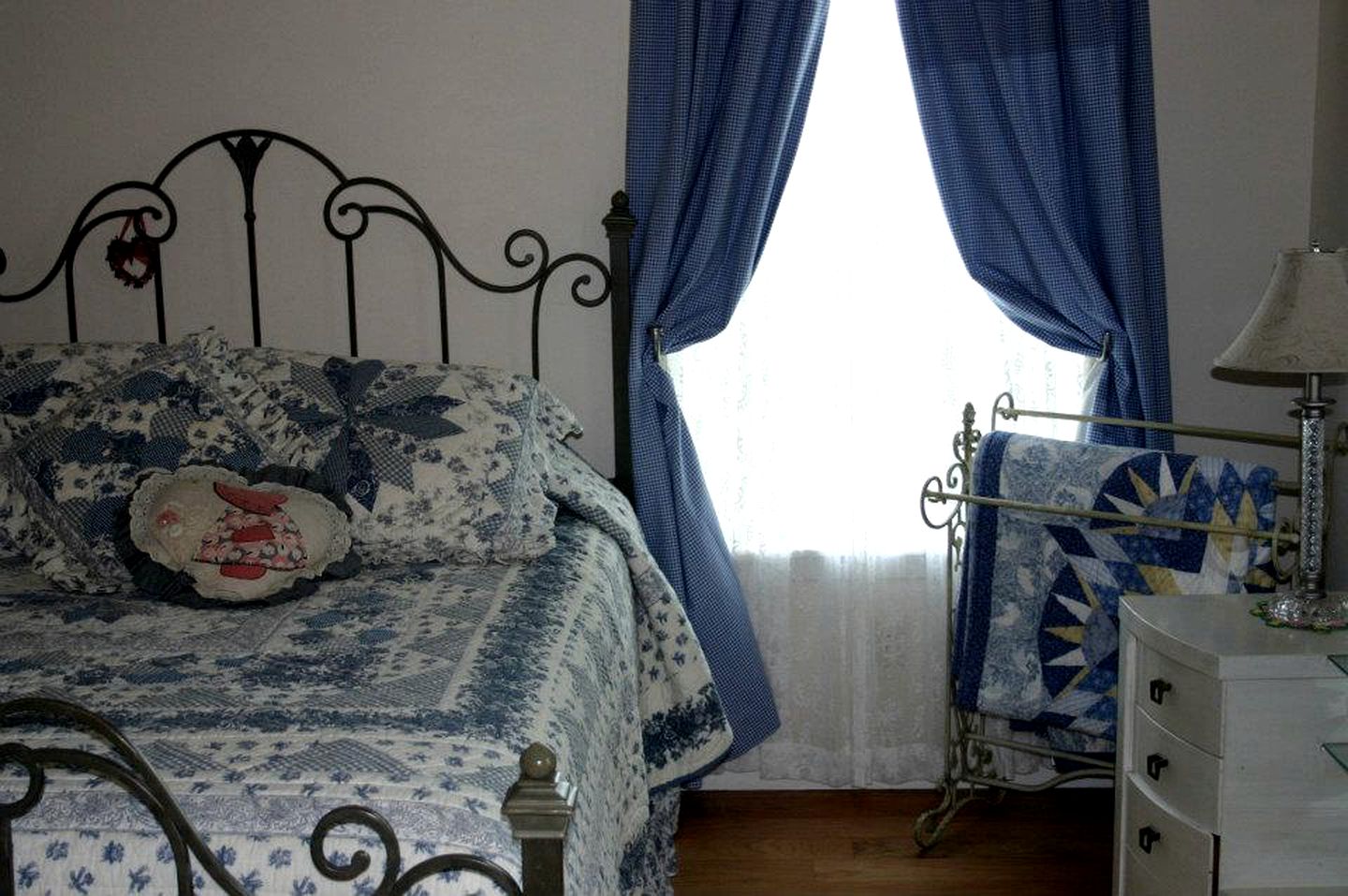 Refreshing Cottage Suite Ideal for Wine Weekend Getaway in Fredericksburg, Texas