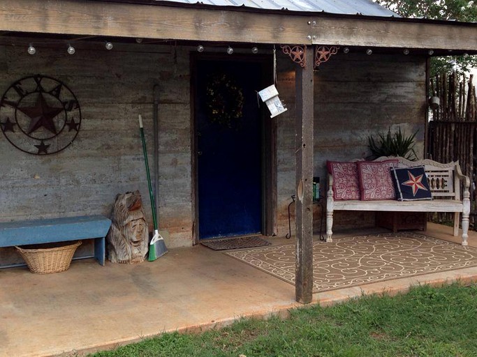 Cabins (Fredericksburg, Texas, United States)