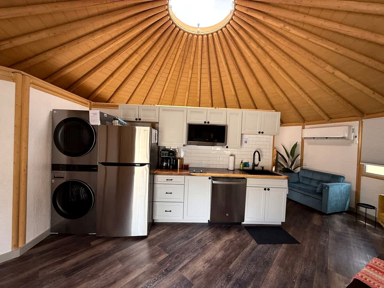 Peaceful Luxury Yurt-Cabin with Private Hot Tub Near Canyon Lake, Texas