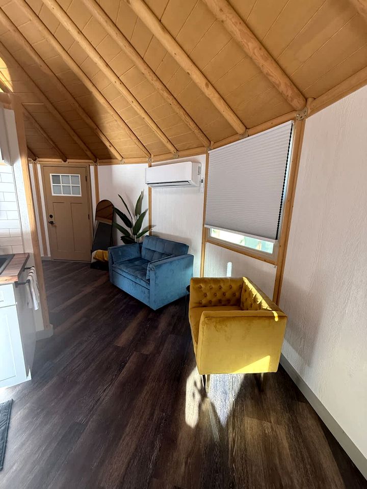 Peaceful Luxury Yurt-Cabin with Private Hot Tub Near Canyon Lake, Texas