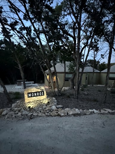 Cabins (United States of America, Canyon Lake, Texas)