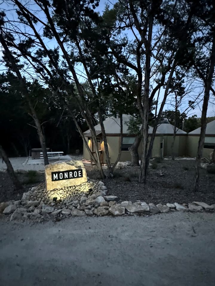 Peaceful Luxury Yurt-Cabin with Private Hot Tub Near Canyon Lake, Texas