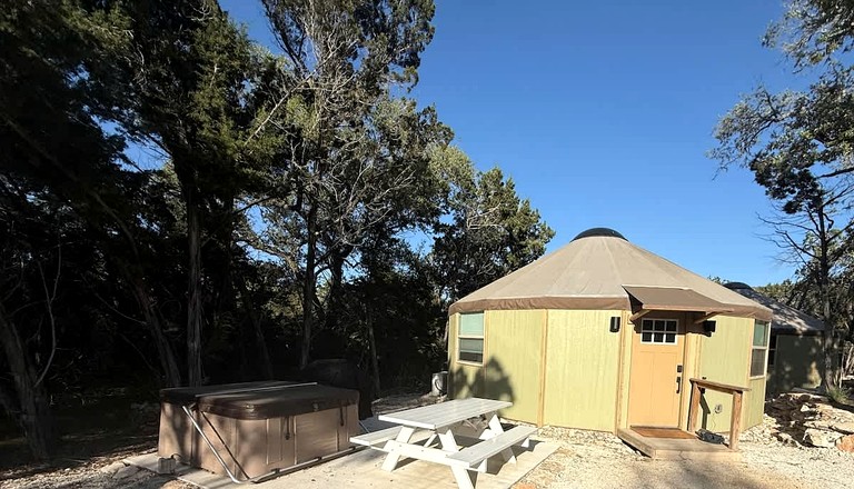 Peaceful Luxury Yurt-Cabin with Private Hot Tub Near Canyon Lake, Texas