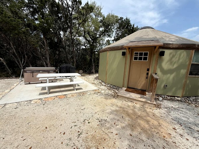 Cabins (United States of America, Canyon Lake, Texas)