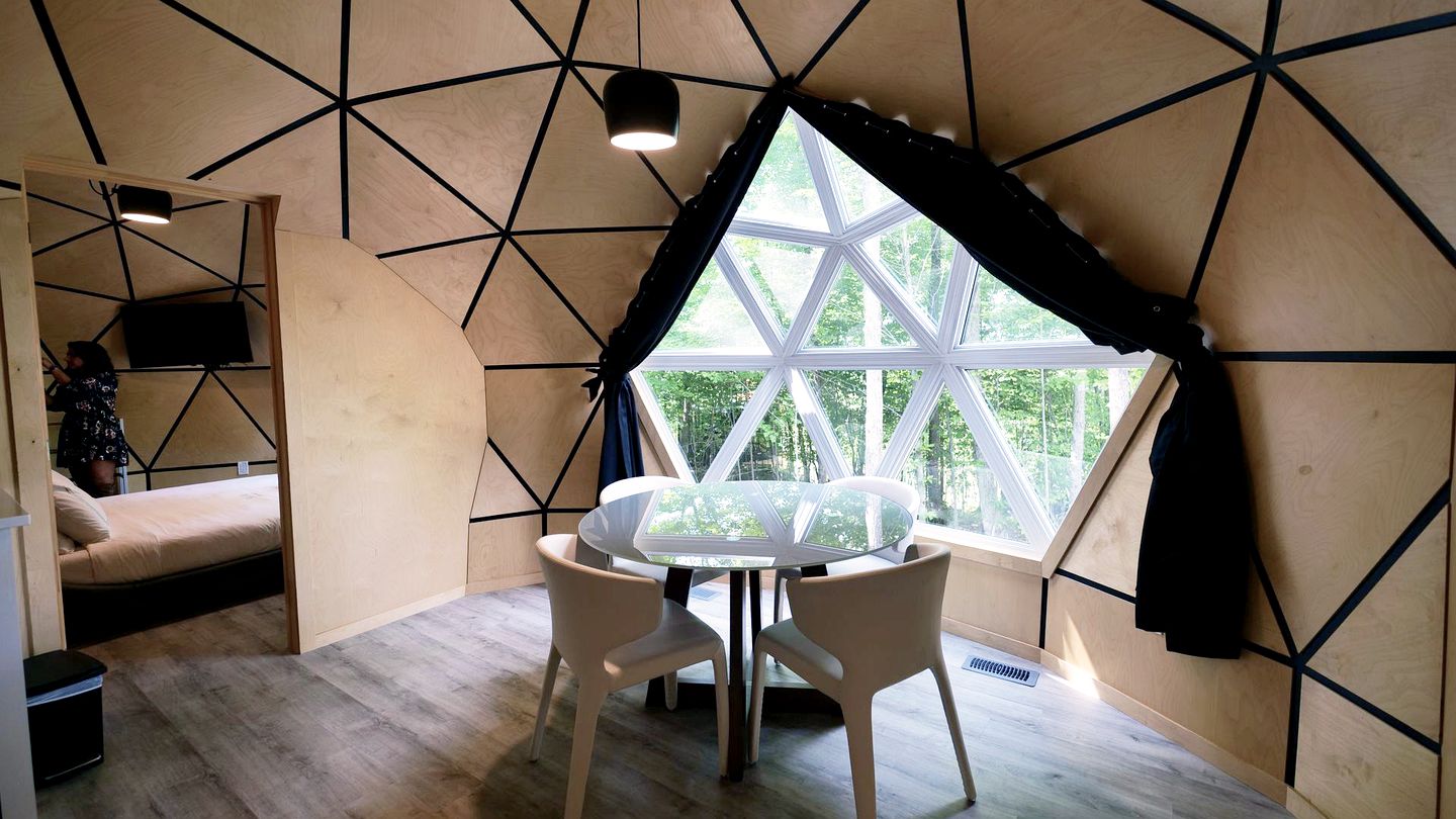 Mont Tremblant Glamping Domes with Lake Access and Sauna