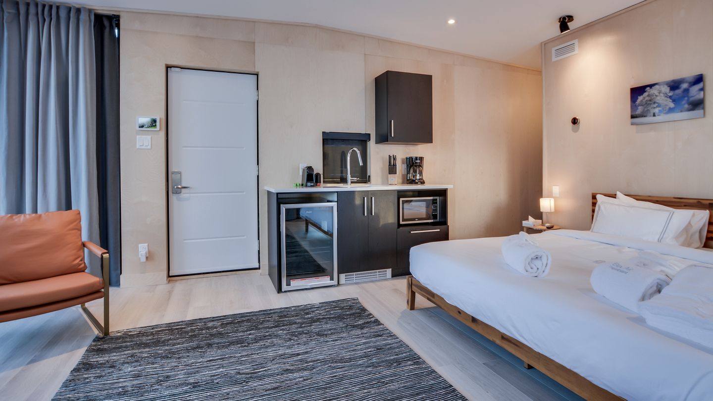 Mont Tremblant Glamping in a Tiny Home with Luxury Amenities