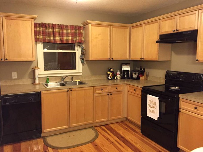 Cabins (Dahlonega, Georgia, United States)