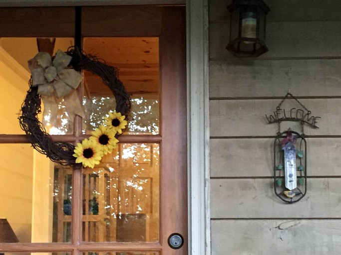 Cabins (Dahlonega, Georgia, United States)