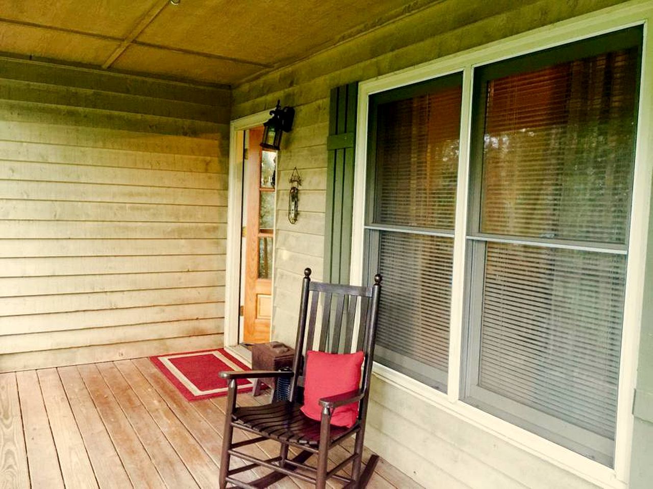 Charming Woodland Cabin Perfect for a Hiking Trip in Dahlonega, Georgia