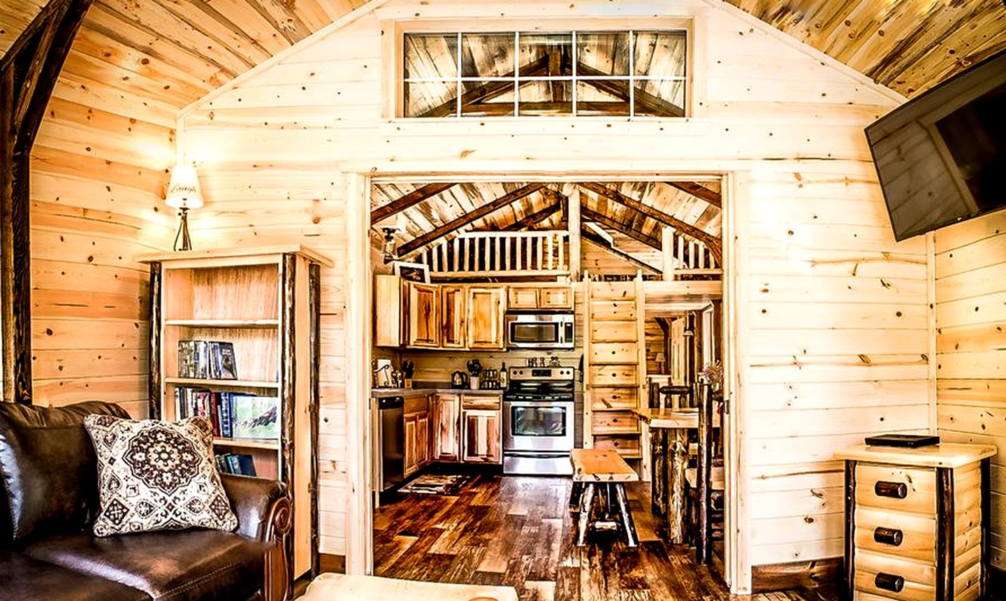 Montana Cabin Rentals Fisher Cabin, Cabins, Big Timber, United States