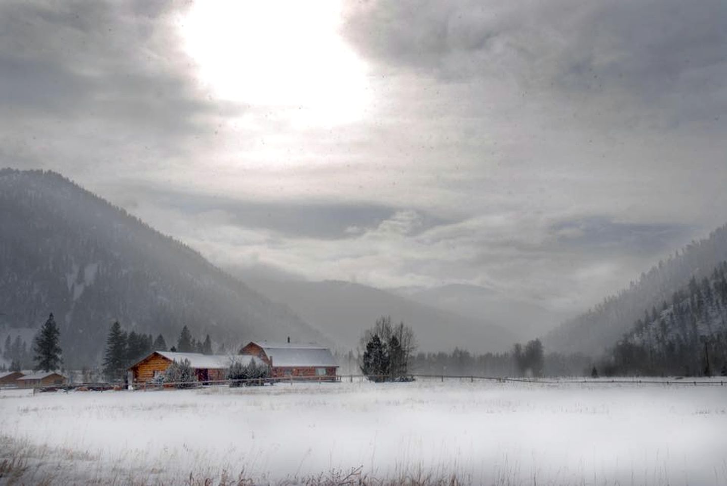 Cabin Surrounded by National Parks in Clinton, Montana