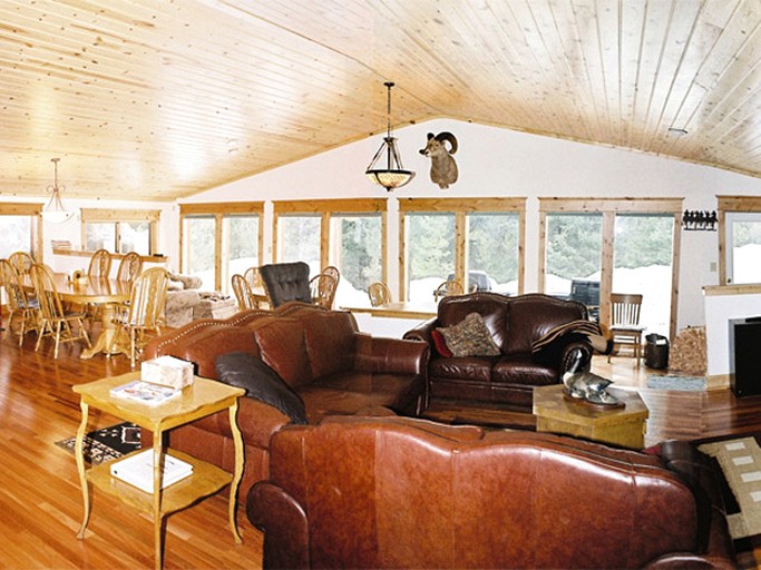 Cabins (White Sulphur Springs, Montana, United States)