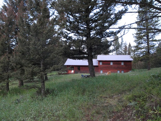 Cabins (White Sulphur Springs, Montana, United States)