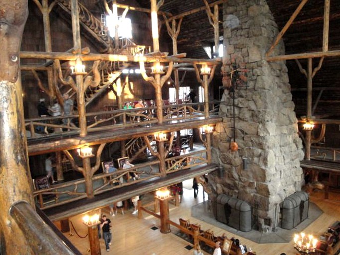 Cabins (White Sulphur Springs, Montana, United States)