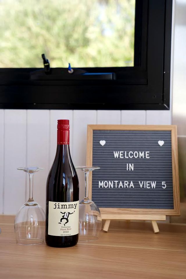 Delightful Tiny House with Stunning Views in Ararat, Victoria