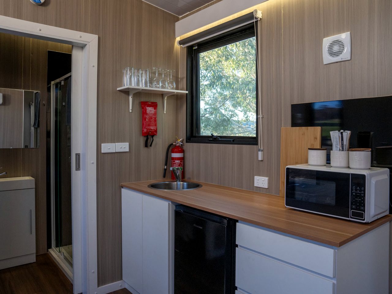 Peaceful Farm Stay Tiny House with Vineyard Views near Avoca, Warrenmang Victoria