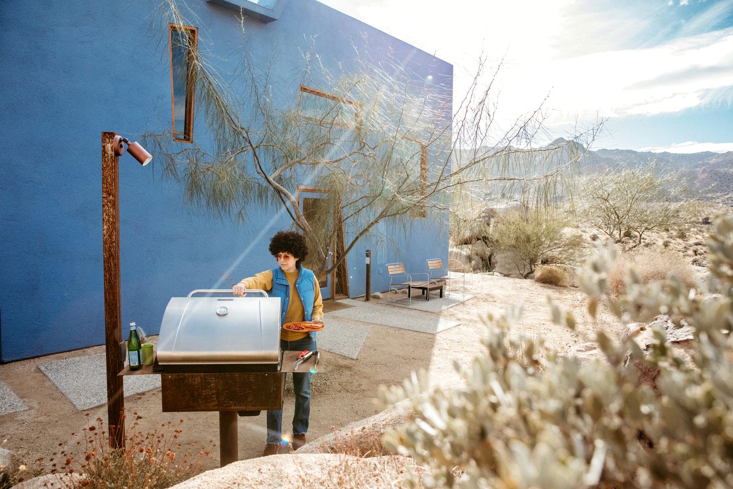 Amazing Colorful Designer Rental with Barbecue and Hot-tub in Joshua Tree, California