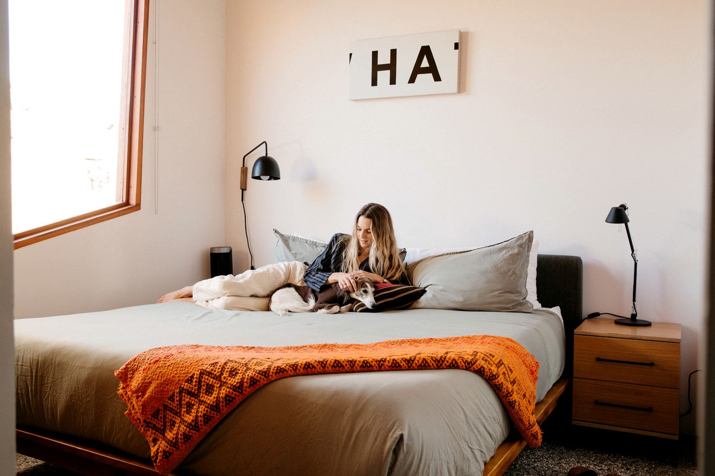 Amazing Colorful Designer Rental with Barbecue and Hot-tub in Joshua Tree, California