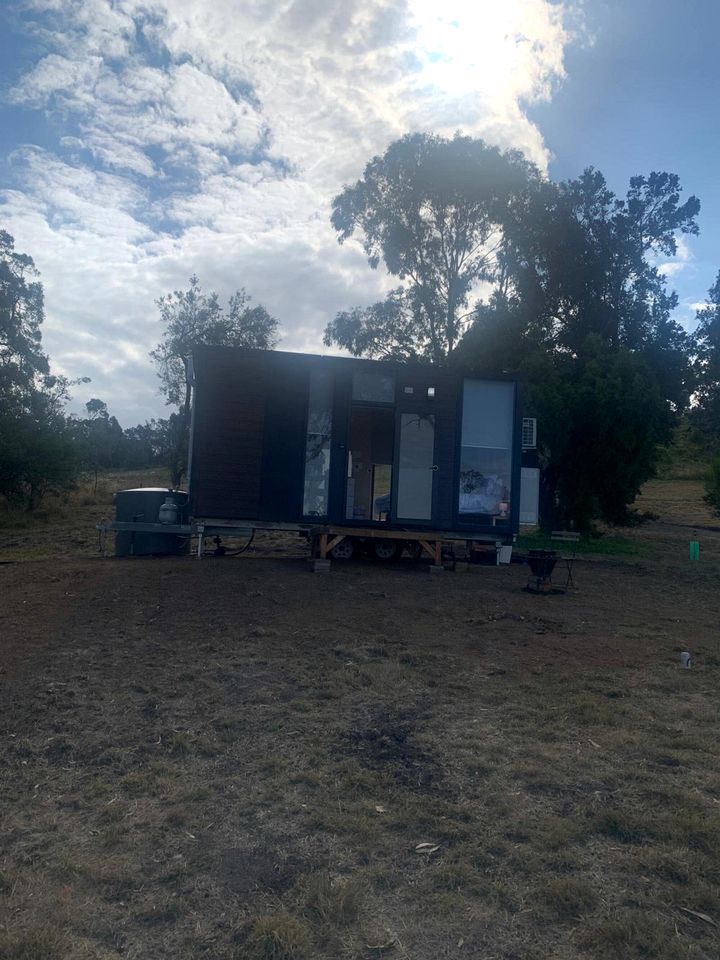 Cozy Tiny House with Beach Access and Scenic Views near Opossum Bay, Tasmania