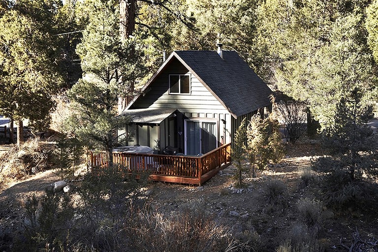 Cabins (Big Bear City, California, United States)