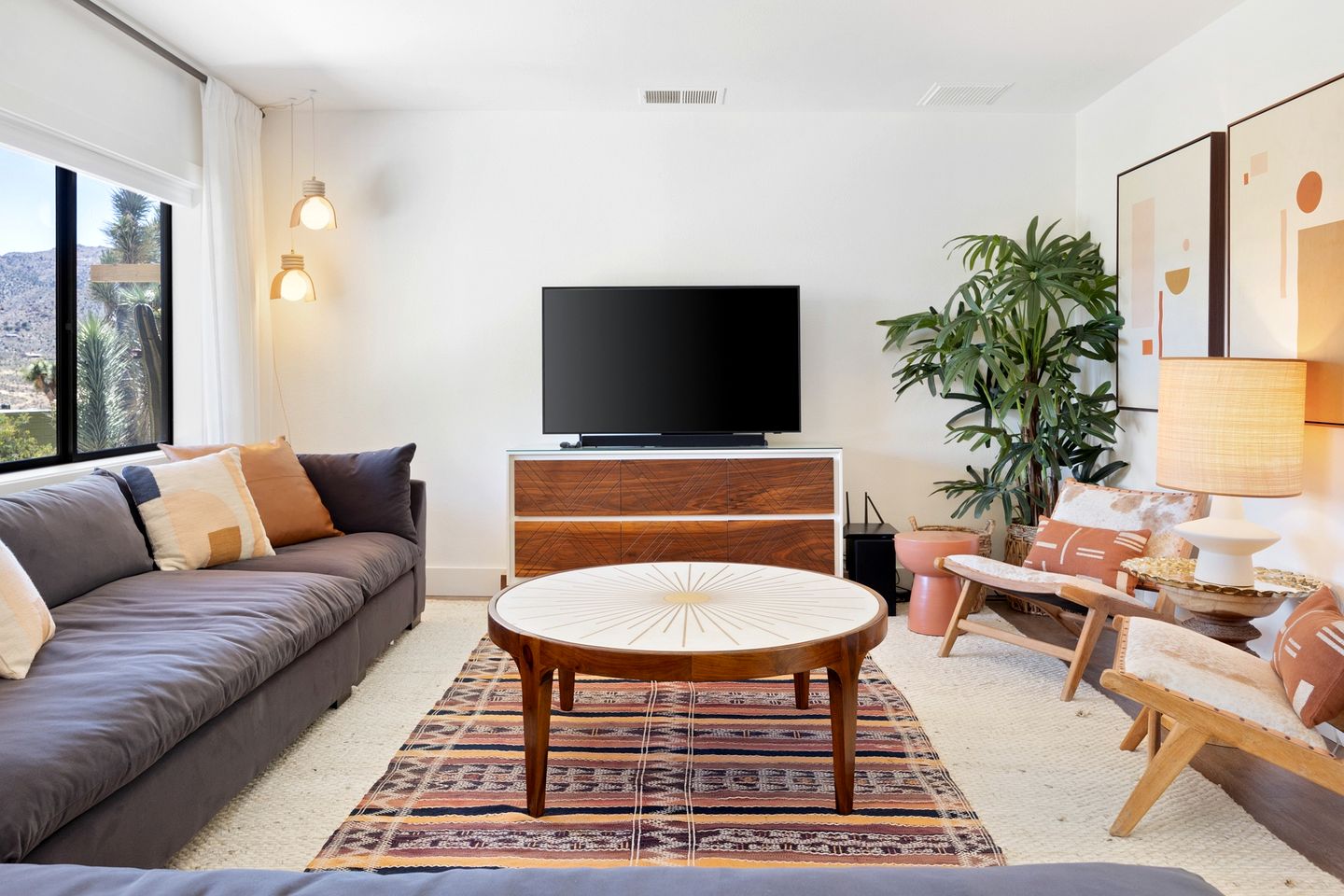Incredible Vacation Rental with Hot-tub, Fire Pit and Great Sights in Joshua Tree, California
