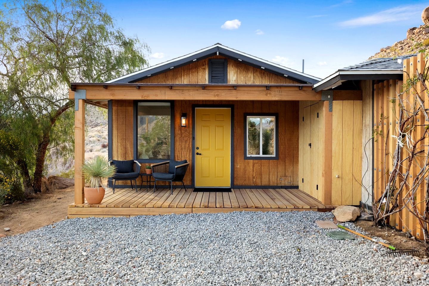 Incredible Vacation Rental with Hot-tub, Fire Pit and Great Sights in Joshua Tree, California